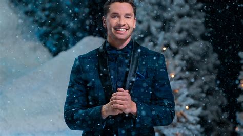 ezra moreland|Hallmark’s First ‘Mr. Christmas’ Goes Home for the Holidays